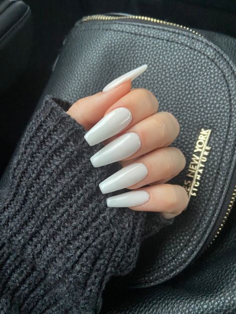 Long white coffin nails wearing black sweater with designer leather bag and gold accent aesthetic Creamy White Nails, Summer Nails White, Nails White, Coffin Nails Long, Luxury Nails, Creamy White, White Nails, Coffin Nails, Extra Long