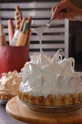 Southern Pies, Just Pies, Meringue Pie Recipes, Chocolate Meringue, Cream Pies, Southern Desserts, Recipe Tin, Best Pie, Perfect Pies