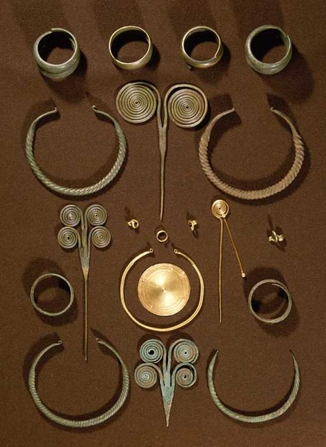 Denmark - Sacrificial deposits in the Late Bronze Age Iron Age Jewelry, Bronze Age Jewellery, Bronze Age Aesthetic, Bronze Age Art, Prehistoric Jewelry, Neolithic Jewelry, Vejle Denmark, Bronze Jewellery, Prehistoric Period