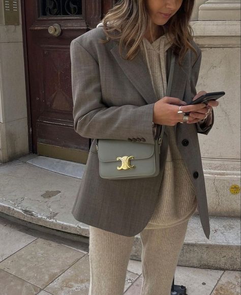 Best Celine Bags, Celine Triomphe Bag Outfit, Celine Triomphe Bag, Celine Triomphe, Virtual Fashion, 가을 패션, Autumn Outfit, Casual Fall Outfits, Looks Style