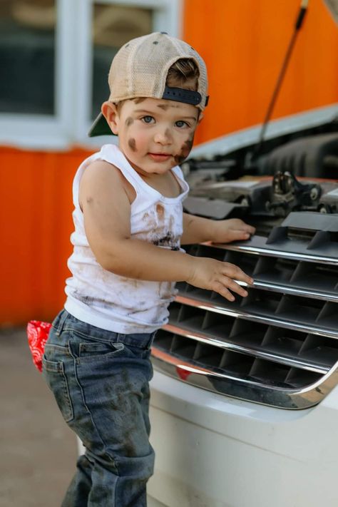 Toddler Boy Photo Shoot Ideas, Toddler Boy Photoshoot, Toddler Boy Pictures, Baby Mechanic, Country Babies, Photoshoot Portfolio, 2nd Birthday Pictures, 3rd Birthday Boys, Toddler Pictures