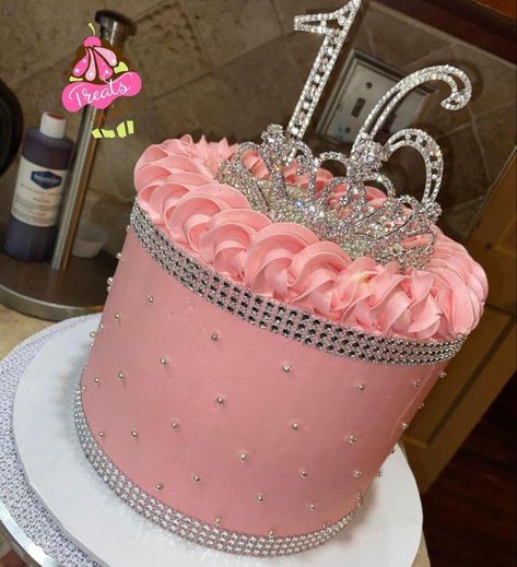 Pink Money Cake, Sweet 16 Cakes Aesthetic, Sweet 16 Cake Ideas 16th Birthday, Baddie Birthday Cake, 16th Birthday Cake For Girls, Money Birthday Cake, Queens Birthday Cake, 16th Birthday Cake, Sweet Sixteen Cakes