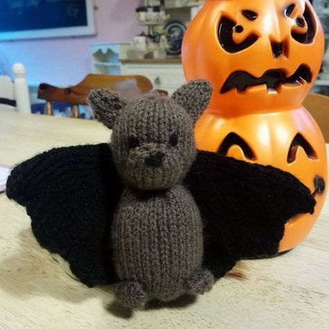 Bat Knitting pattern by Knitables Bat Plush, Knitted Stuffed Animals, Bat Pattern, Animal Book, Red Heart Yarn, Paintbox Yarn, Yarn Brands, Halloween Bats, Loom Knitting