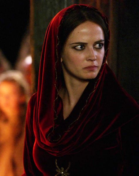 Morgana Camelot Eva Green, Eva Green Camelot, Morgan Pendragon, Ravenna Snow White, Walburga Black, Morgana Pendragon, Targaryen Aesthetic, Bollywood Outfits, Arabian Beauty