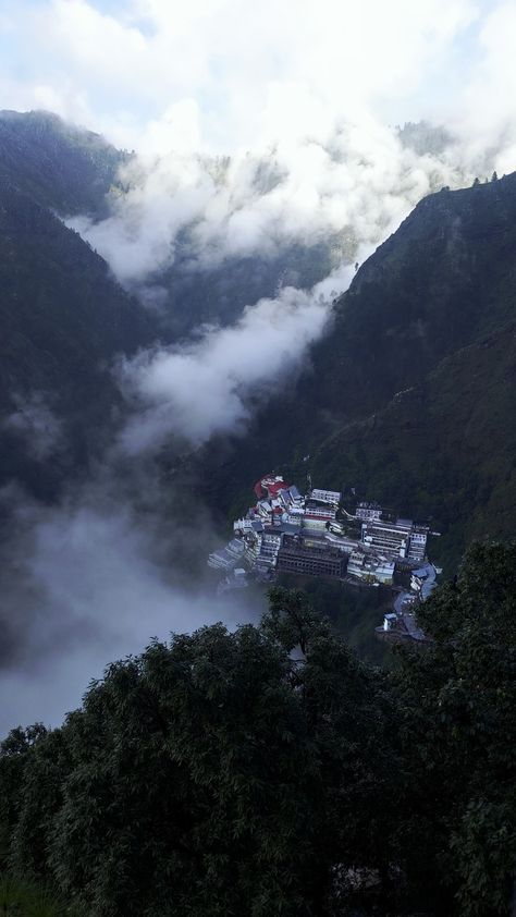 Maa Vaishno Devi Wallpaper, Vaishno Devi Photo, Mata Vaishno Devi Wallpaper, Mata Rani Temple, Vaishno Devi Night View, Maa Vaishno Devi Images, Vaishno Devi Aesthetic, Veshnodevi Mata, Vaishno Devi Photography