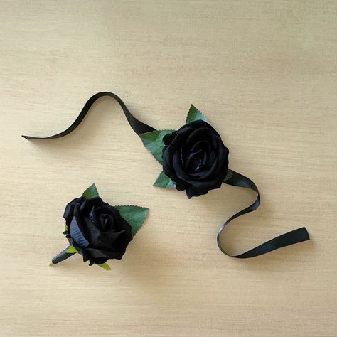 Black Gothic Corsage , Wedding accessories , black  wristbands, Halloween wedding , Halloween corsage, gothic boutonnière, black boutonhole Halloween Corsage, Gothic Corsage, Wedding Corsages, Wedding Halloween, Corsage Wedding, Shop Wedding, Halloween Wedding, Wristbands, Gifts For Coworkers