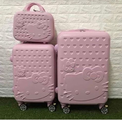 Suit Case Aesthetic, Hello Kitty Suitcase, Sanrio Things, Hello Kitty Gifts, Cute Suitcases, Hello Kitty Makeup, Doll Closet, Kitty Clothes, Hello Kitty Clothes