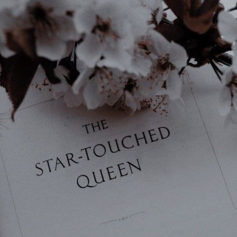 The Star Touched Queen, Star Wars Padme Amidala, Star Wars Padme, Queen Aesthetic, Padme Amidala, Star Wars, Queen, White