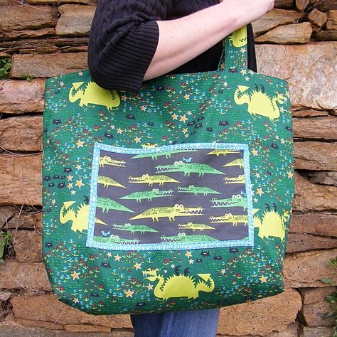 Big Bag - from Shiny Happy World Large Tote Bag Pattern, Grocery Bag Pattern, Shopping Bag Pattern, Tote Bag Pattern Free, Big Tote Bags, Reversible Bag, Bag Pattern Free, Free Tote, Diy Tote Bag