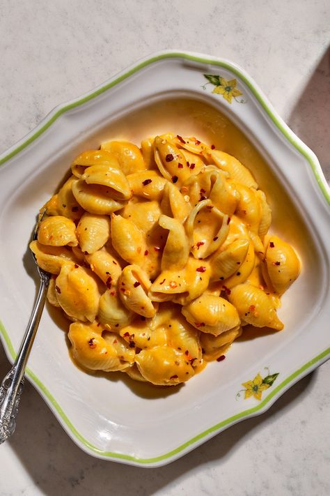 Japanese Mac And Cheese, Burrata Mac And Cheese, Miso Mac And Cheese, Asian Mac And Cheese, Fancy Mac N Cheese, Mac And Cheese Restaurant, Miso Paste Recipes, Best Noodles, Healthy Mac And Cheese