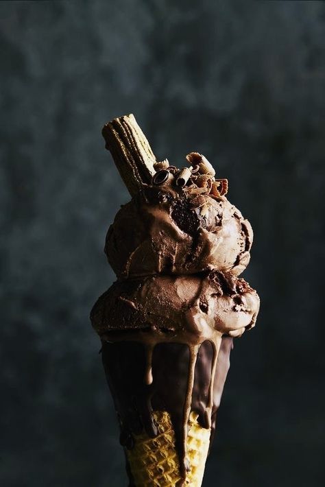 Chocolate Ice Cream Photography, Scooped Ice Cream, Brown Ice Cream, Ice Cream Wallpaper, Ice Cream Photography, Yummy Ice Cream, Chocolate Heaven, World Food, Food Photography Inspiration