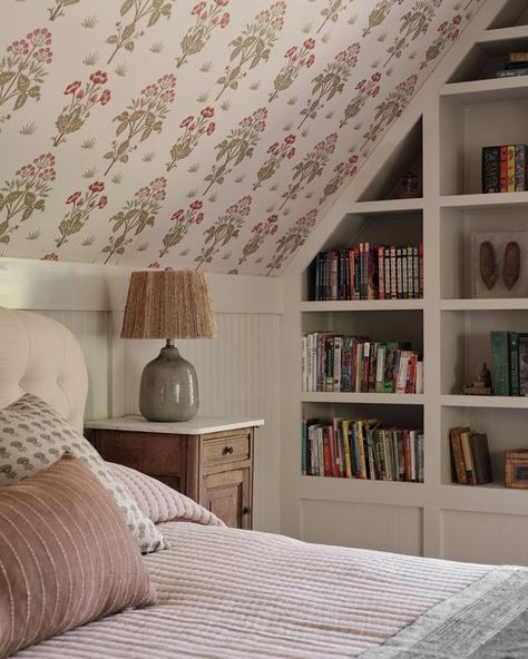 Sloped Accent Wall, Modern Attic Bedroom, Attic Bedroom Ideas Aesthetic, House Seven Design, Storage Attic, Modern Attic, Attic Bedroom Ideas, Attic Bedroom Storage, Bedroom Aesthetics