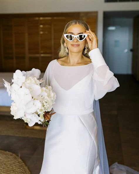 Sunglasses Bride, Bridal Sunglasses, Bride Sunglasses, Cool Bride, Wedding Sunglasses, Karen Willis Holmes, White Sunglasses, Bride Style, White Bridal