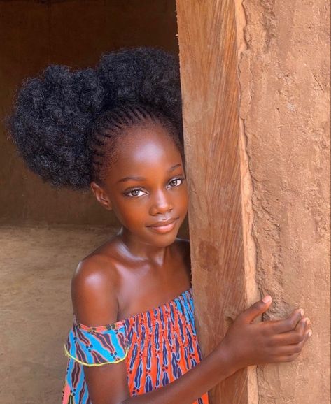 Beautiful Black Babies, Pelo Afro, Dark Skin Beauty, African Girl, African Beauty, 인물 사진, House Designs, Beautiful Skin, Black Is Beautiful