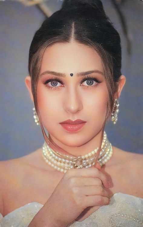 Karisma Kapoor 90s, Kareena Kapoor 90s, Karishma Kapoor 90s, Kareena Kapoor 90s Makeup, Pictures Of Kareena Kapoor, Karishma Kapoor Hd Photo, Images Of Kareena Kapoor, Sri Devi, 90s Bollywood Aesthetic