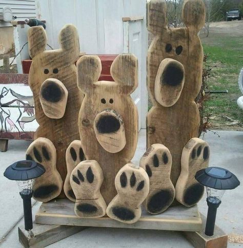 Sunflower Festival, Xmas Frames, Retirement Ideas, Bear Signs, Wooden Bear, Shop Projects, Wood Animal, Pallet Crafts, Driftwood Crafts