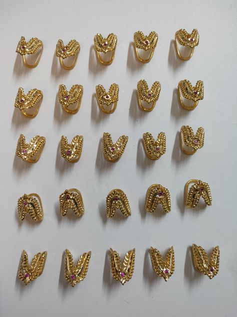 Vanku Rings Gold, Rings Gold Simple, Vanki Designs Jewellery, Vanki Ring, Gold Haram Designs, Delicate Gold Jewelry, Gold Finger Rings, Gold Jewels Design, Choker Necklace Designs