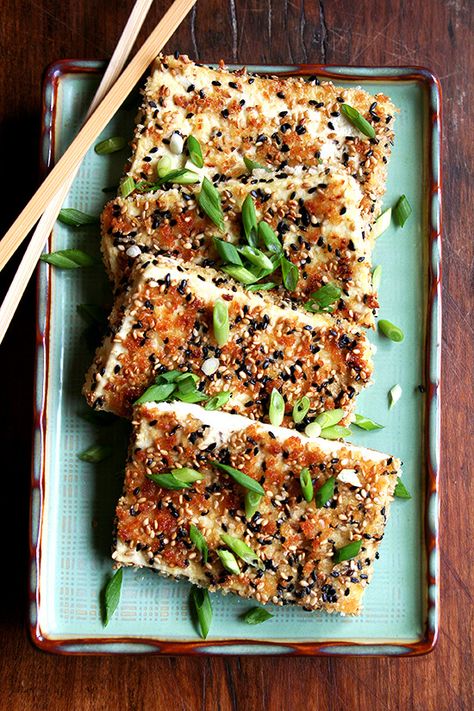 Crispy, sesame-crusted tofu! This is one of my favorite ways to eat tofu, and I especially love it with nuoc cham, the spicy, sweet, sour, salty condiment ubiquitous at every Vietnamese meal. #tofu #sesame #nuoccham #crispy Sesame Crusted Tofu, Crusted Tofu, Nuoc Cham, God Mat, Fodmap Recipes, Think Food, Tofu Recipes, Vegan Eating, Chopsticks