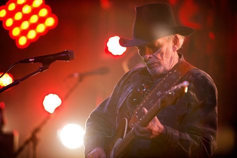 merle-haggard-guitar-center-sessions Merle Haggard Sons, Ben Haggard, Hard To Say Goodbye, Merle Haggard, Guitar Center, Country Stars, Willie Nelson, Music Legends, Grammy Awards