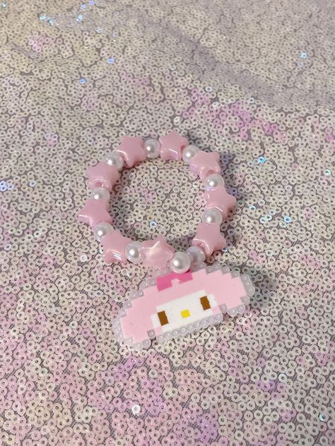 My Melody Crafts, Coquette My Melody, Diy Plushies, Pfp Coquette, Perler Ideas, Kandi Patterns, Kandi Bracelets, Perler Bead Art, Perler Bead