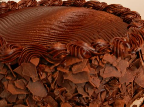 American Chocolate Cake, Costco Chocolate Cake, Costco Appetizers, 7 Layer Cakes, Perfect Birthday Cake, Raspberry Breakfast, Costco Cake, Cake Recipes Uk, Costco Meals