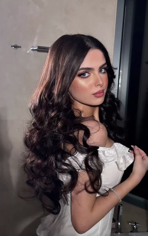 Makeup Arab, Arabic Hairstyles, Haircuts For Long Hair With Bangs, Kids Style Hair, Good Makeup, Makeup Skills, Basic Photo Editing, Classy Winter Outfits, Her Makeup