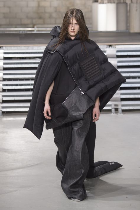 Project Runway Dresses, Rick Owens Dress, Rick Owens Menswear, Paris Mens Fashion, Origami Fashion, Mens Fashion Week, Jumpsuit Pattern, Mood Board Fashion, Current Fashion Trends