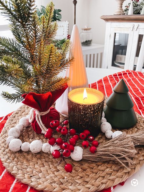 Christmas Table Decor Round Table Christmas Centerpieces, Christmas Dining Table Centerpiece, Door Hangers Wooden, Indoor Halloween Decor Ideas, Round Table Centerpieces, Porch Decor Halloween, Halloween Coffee Bar, Round Dining Table Decor, Pink Halloween Decor