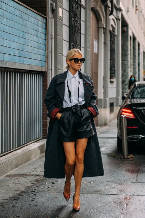 Best Street Style at Milan Fashion Week Spring '21 | POPSUGAR Fashion Milan Outfits, Caroline Daur, Dress Over Pants, Style Rut, Milan Fashion Week Street Style, Dress Up Jeans, All Black Looks, Closet Inspiration, Street Style Trends