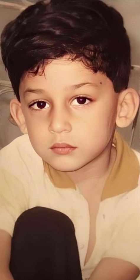 Ishq Murshid, Bilal Abbas Khan, Embroidered Canvas Art, Bilal Abbas, Childhood Pictures, Pakistani Actors, Pak Drama, Ideal Partner, Pakistani Drama