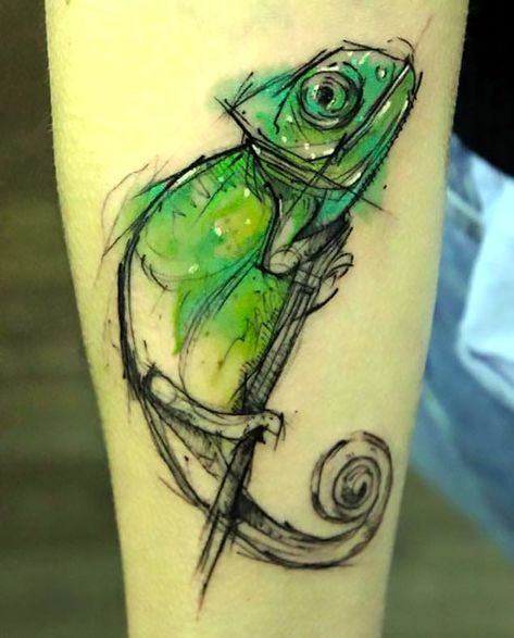 A cool hipster tattoo of a chameleon in sketchy style. Style: Sketch. Color: Green. Tags: Cool, Hipster Chameleon Tattoo, Sketchy Style, Lizard Tattoo, Hipster Tattoo, Sketch Style Tattoos, Petit Tattoo, Kunst Tattoos, Disney Tattoo, Tatuaje A Color