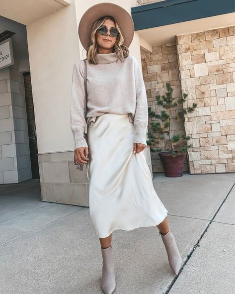 Tuesday Tips & Questions: Volume 20 | Cella Jane #style #midiskirt Fall Merch, 15 Outfits, Styled Outfits, Look Zara, Beige Outfit, Mode Casual, Cooler Look, Slip Skirt, Satin Skirt