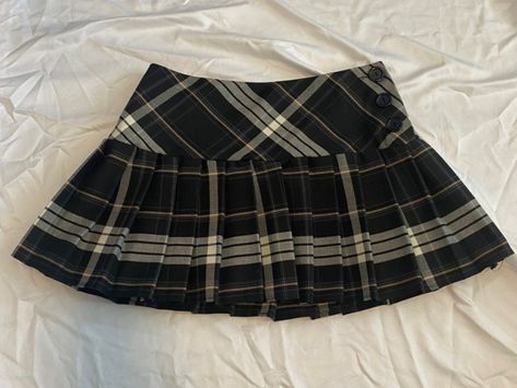 Black Y2k Pleated Mini Skirt, Emo Fitted Mini Skirt, Grunge Y2k Aesthetic, Black Grunge Pleated Mini Skirt, Aesthetic Skirt, Harajuku Mini Skirt For School, Black Plaid Skirt, Skirt Aesthetic, Grunge Y2k