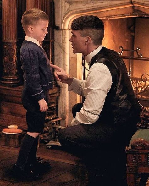 Your child is the mirror of your own behaviour, be the man you would want your child to be🙌 Follow👆@gentlemansapproval for more… Peaky Blinders Hair, Gangsta Paradise, Peaky Blinders Merchandise, Bleak Midwinter, Peaky Blinders Series, Peaky Blinders Wallpaper, Peaky Blinders Thomas, Peaky Blinders Tommy Shelby, Peaky Blinders Quotes