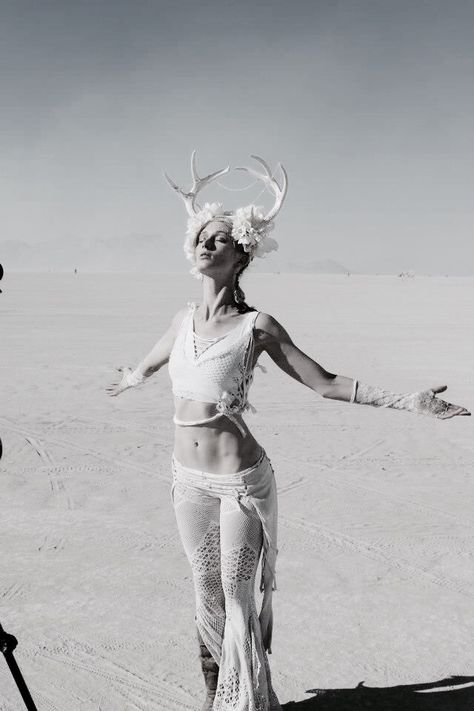 . Afrika Burn, Burning Man Art, Burning Men, Burning Man Costume, Burning Man Fashion, Black Rock City, Burning Man Outfits, White Clothing, Burning Man Festival