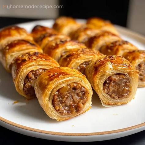 Flaky puff pastry filled with pork and French onion flavors, baked until golden brown. French Sausage, Sausage Roll Recipe, Sweets For Diabetics, Sausage Rolls Recipe, Puff Pastry Filling, Sausage Roll, Ground Sausage, Baked Pork, Sweet Potato Soup