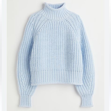 H&M Light Blue Pullover Chunky Knit Turtleneck Sweater Size Large Brand New With Tag Excellent Condition, Never Worn Gilmore Girls Outfits, Fall Winter Fashion Trends, Boxy Sweater, Knit Turtleneck Sweater, Light Blue Sweater, Blue Sweater, Mock Turtleneck, Knitted Jumper, New Wardrobe