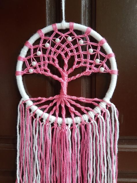 Homemade Dream Catchers, Tree Of Life Macrame, Tree Of Life Crafts, Macrame Baby, Crochet Dreamcatcher, Macrame Wall Hanging Patterns, Macrame Diy, Macrame Wall, Macrame Wall Hanging