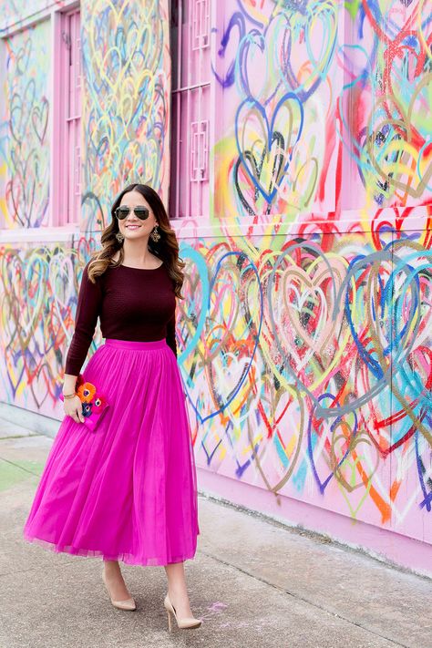 Color combo to try: maroon and fuchsia Pink Outfit Color Combos, Pink Midi Skirt Outfit, Hot Pink Skirt Outfit, Pink Color Combinations, Pink Heels Outfit, Outfit Color Combos, Pink Skirt Outfits, Elegant Shirt Dress, Hot Pink Skirt