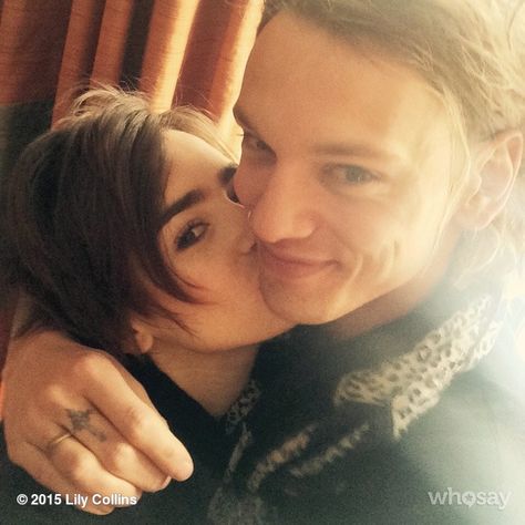 Now THIS is the kind of BS I stand behind. Big Smiles. The most beautiful thing we can wear. The ultimate icing #BSillalwaysconsult... Lily Collins Short Hair, Lily Collins Hair, Clary And Jace, Big Smiles, Cutest Couple Ever, Jamie Campbell, Jamie Campbell Bower, City Of Bones, Jaco