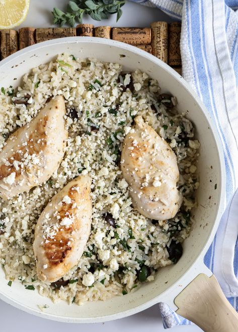 This easy one skillet chicken and rice with lemon and feta dinner is the perfect weeknight dinner! It is full of fresh flavors! Skillet Greek Chicken, Feta Dinner, Skillet Chicken And Rice, Rice With Lemon, Greek Chicken And Rice, One Skillet Chicken, Bbq Chicken Wraps, Buffalo Chicken Tacos, Pesto Salmon