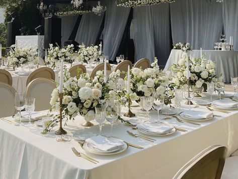 Wedding Table White Flowers And Candles, Wedding Long Table Flower Arrangements, White Flower Table Arrangements Wedding, Royal Wedding Table Decor, Wedding Centerpieces Ideas Rectangle Table, White And Gold Floral Centerpieces, All White Florals Wedding, Wedding Table Dressing, Small Table Arrangements Wedding