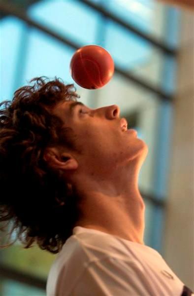 Andy Murray's huge adams apple Adam's Apple Neck Aesthetic, Guys With Adams Apple, Adam Apple Neck Aesthetic, Adams Apple Aesthetic, Apple Memes, Adam Apple, Adams Apple, Couple Ideas, Do What You Like