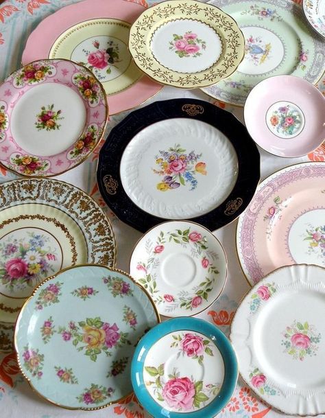 Cupcake Store, Mismatched China, Pretty China, Tassen Design, China Dishes, Pretty Plates, China Plates, Keramik Vase, China Patterns