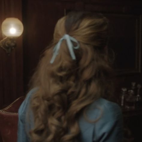 Holmes Movie, Enola Holmes, Brown Aesthetic, Book Girl, Bobby Brown, Millie Bobby Brown, Character Aesthetic, Hair Goals, Hair Inspo