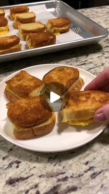 Queen G's Recipes on Instagram: "Mini Baked Grilled Cheese!

Ingredients:

9 cheese slices
2/3 cup of softened butter
one teaspoon garlic powder
one package of Hawaiian rolls

#queengrecipes #cheese #cheesy #yummy #wiltoncakes 
#delicious #fyp> #grilledcheesesandwich #recipeoftheday
#foodiesoftiktok #EasyRecipes
#delicious #cheesesandwich #Foodie
#foodieofinstagram #simplerecipe #recipesforyou #bread #grilledcheese #kinghawaiianrolls @kingshawaiian" Grilled Cheese In Oven, Mini Grilled Cheese, Baked Grilled Cheese, Hot Sandwiches, Hot Sandwich, Hawaiian Rolls, Slider Recipes, Party Appetizers, Pumpkin Cream