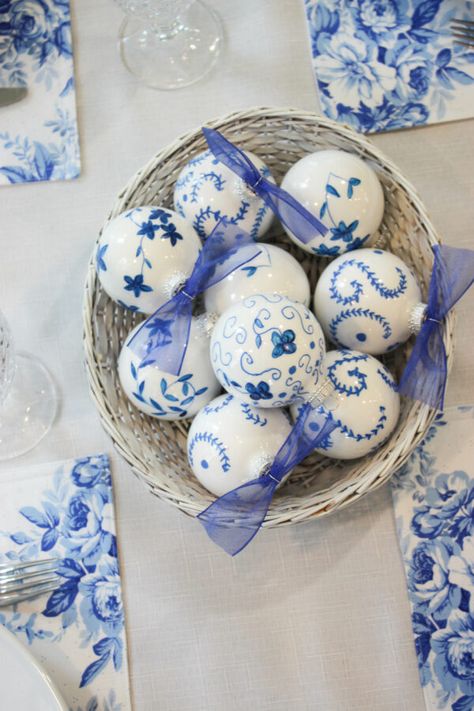 How To Paint blue and white Chinoiserie Ornaments: Get creative with blie and white handpainted ornaments. #blueandwhite #ornaments #chinoiserie Diy Santa Ornaments, Chinoiserie Ornaments, Paint Blue, Chinoiserie Christmas, Blue Christmas Decor, Farmhouse Ornaments, Blue And White Chinoiserie, Blue Room, White Ornaments