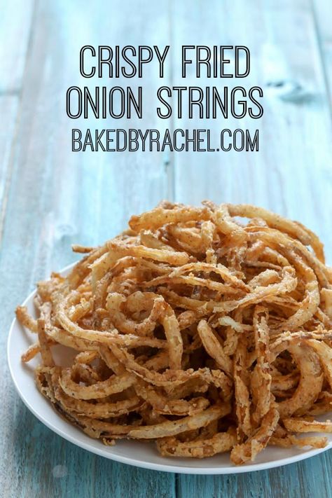 Onion Strings Recipe, Fried Onion Strings, Onion Straws, Onion Strings, Onion Rings Recipe, Fried Foods, Crispy Onions, Onion Recipes, Fried Onions