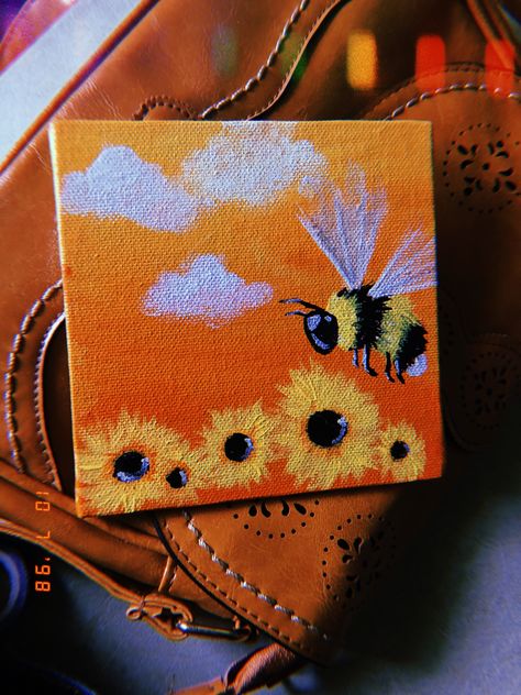 Minimalist Hairstyles, Honey Bee Painting, Bee Painting, Animation Art Sketches, Simple Canvas Paintings, Cute Canvas Paintings, Canvas Painting Designs, Cute Paintings, Canvas Painting Diy