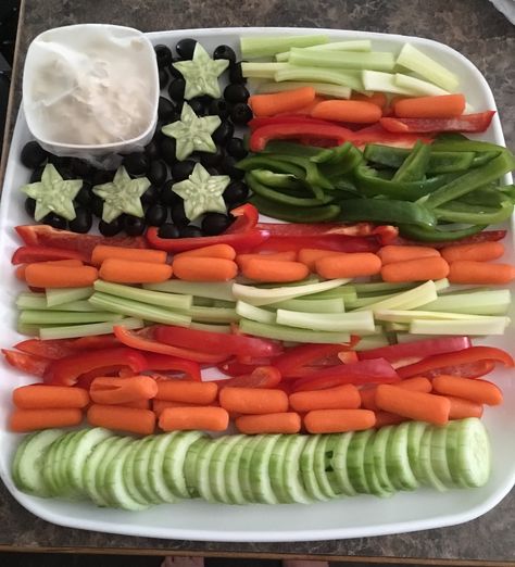 American flag veggie tray. 4th Of July Vegetable Tray, Patriotic Veggie Tray 4th Of July, 4th Of July Food Veggies, Fourth Of July Veggies, Memorial Day Veggie Tray, Patriotic Veggie Tray, 4th Of July Veggies, American Flag Cheese Tray, Veggie Tray Designs